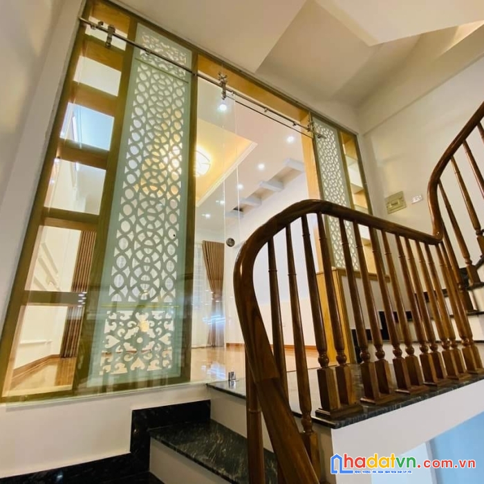 Nhà đẹp bát khối gara ôtô 57mx5t thang máy nhỉnh 6 tỷ lh 0868246333