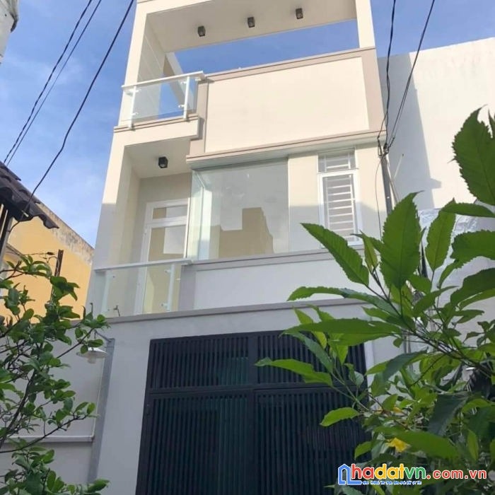 Bán nhà hxh q3, nhà mới tinh, ở liền, 3 tầng 3 pn, chỉ 100tr m2