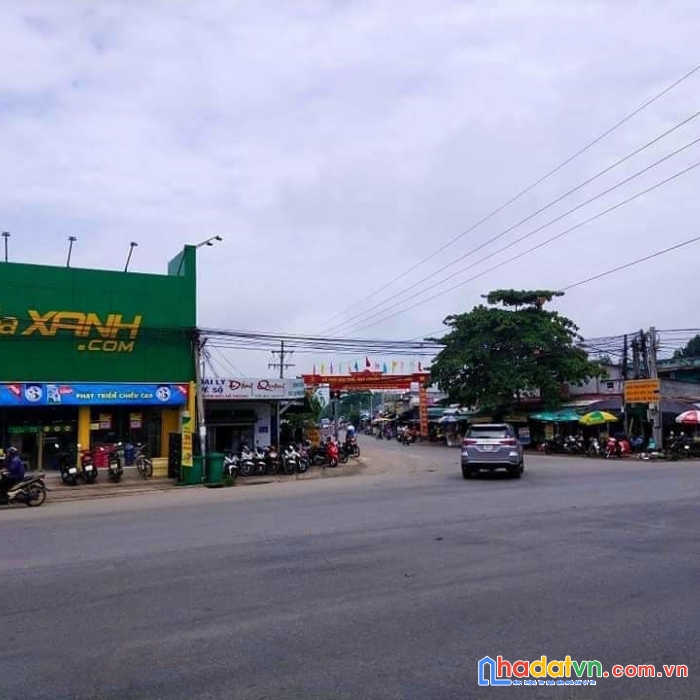 Chủ kẹt tiền cần bán gấp lô đất ngay chợ, cách quốc lộ 13 chỉ vài bước chân