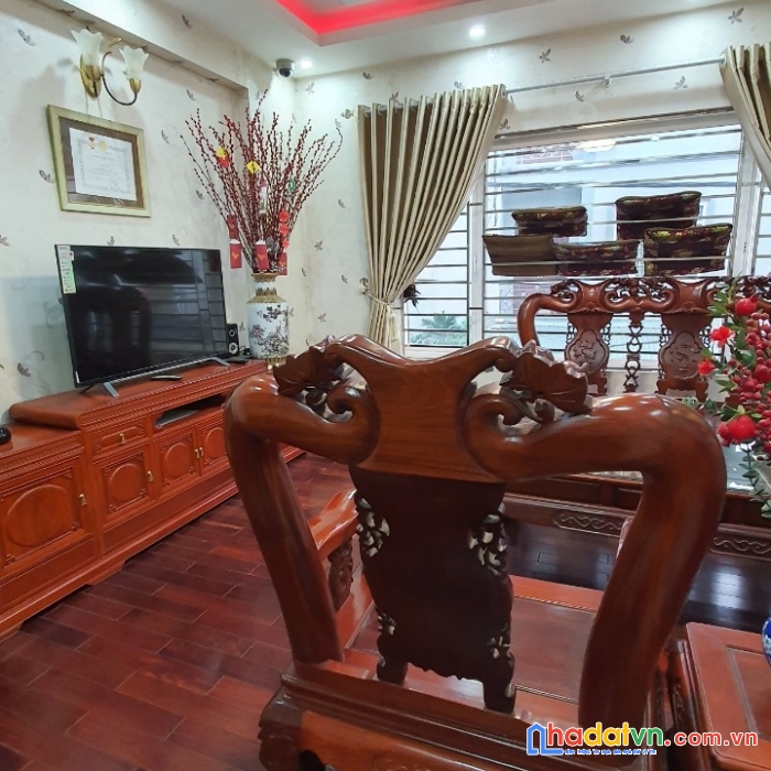 Nhà đẹp phúc lợi, ô tô, dân xây, gần phố, 65m2, 3 tầng, mt 4.7m, 4.5tỷ. lh: 0913896966