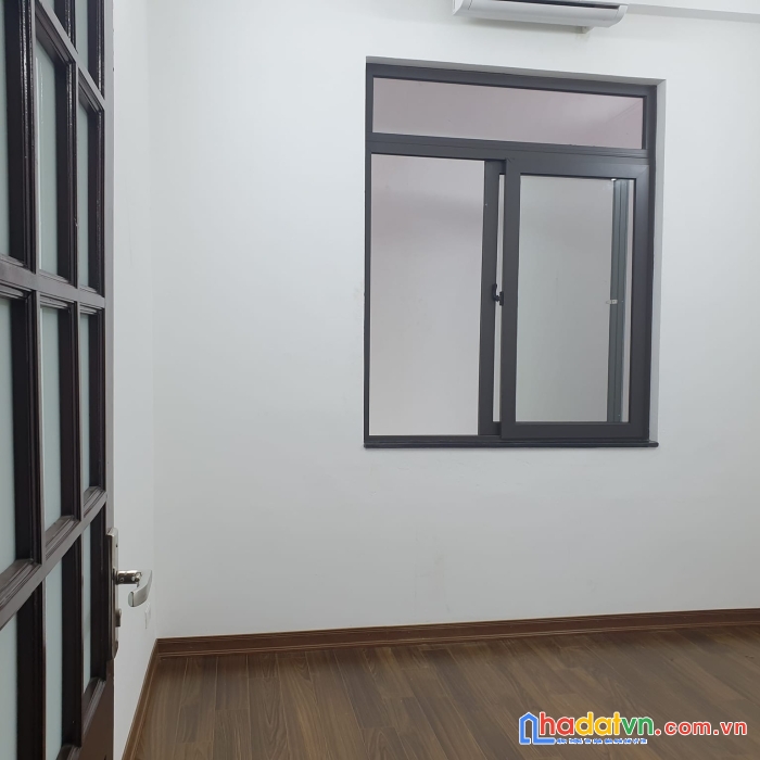 Bán nhà giáp bát 50m2 4 tầng mới cứng - ô tô đỗ cửa - giá 5.3 tỷ