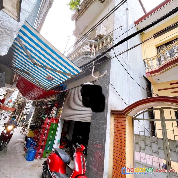 Bán nhà trường chinh, dt 35m2 x 3.8m mặt tiền x 3 tầng. giá 4.65 tỷ. 
trước nhà thoáng 3.3m, có