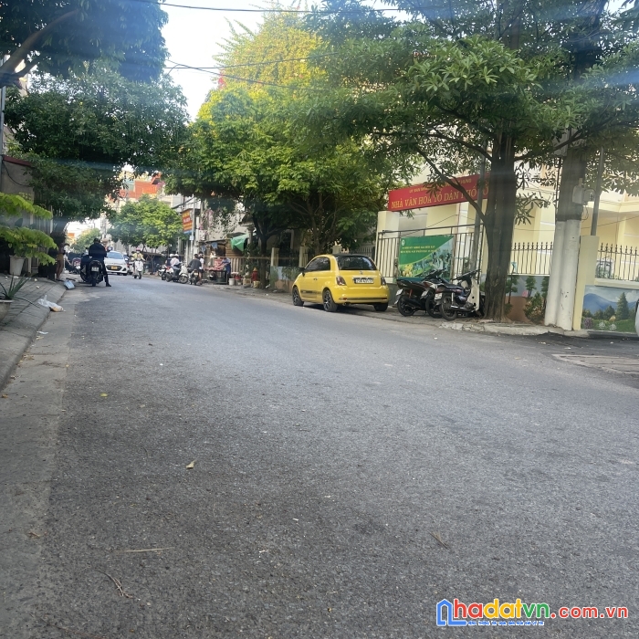 Bán đất hoa lâm 40m2 mt5.8m ngõ thông ô tô 7 chỗ