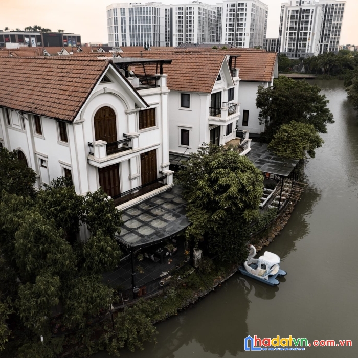 Bán biệt thự vinhomes riverside 358m2 95tỷ - 0909858789