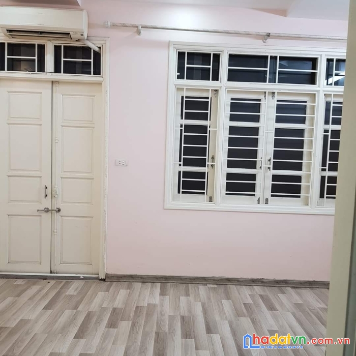 Bán nhà quận đống đa, gần hồ. dt 42m2 – 4 tầng – mt 4,2m, sổ vuông vắn, nở hậu. giá 3 tỷ.