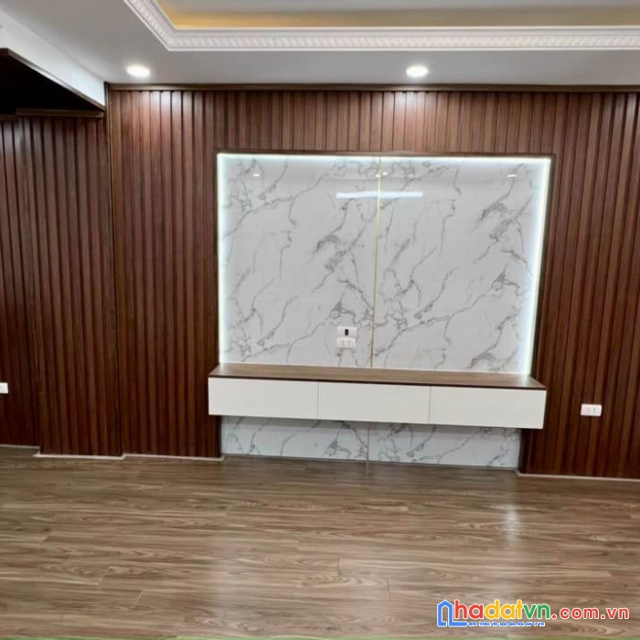 Siêu hot!   căn nhà  mặt ngõ mai dich thông thoáng ô tô tránh
