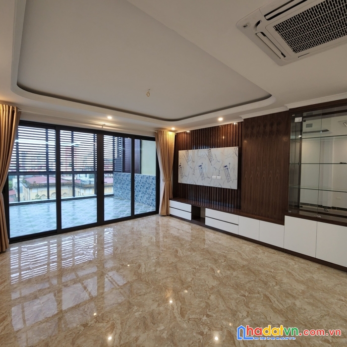 Bán nhà mặt phố võ chí công 190m 9t mt 8 giá 54.8 tỷ phòng khép kín ngõ thông kinh doanh hoặc cho