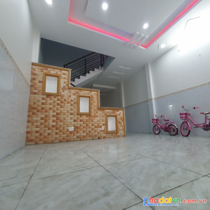 Bán nhà 1t1l - hẻm xe hơi ngủ trong nhà - bhh b, bình tân