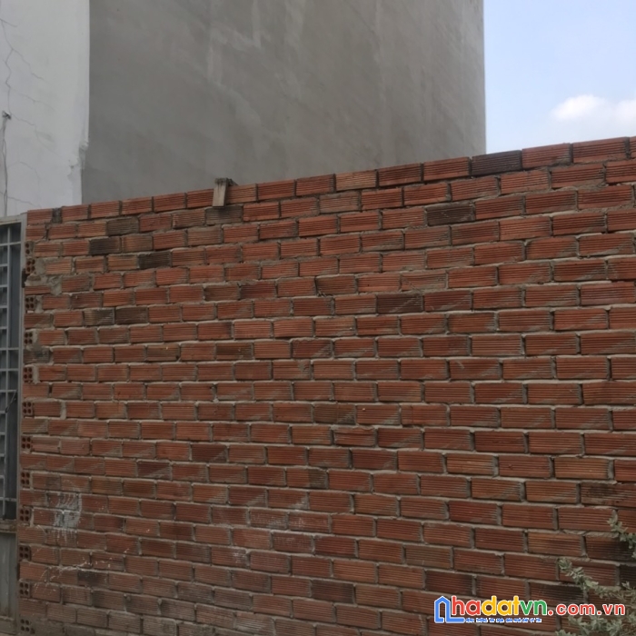 (hbc05)chủ gửi cần bán lô đất vuông vức 74m2. hẻm thông ô tô.