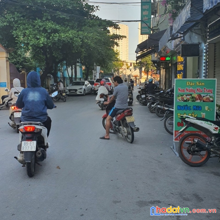 Vip1 ! bán nhà di trạch, hoài đức, lô góc, trục chính kinh doanh, oto tránh nhau, 32m2, giá:2,4 tỷ.