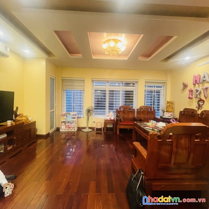 Phố trung kính, dt 75m x 6 tàng, kinh doanh đỉnh, 16 tỷ 9
