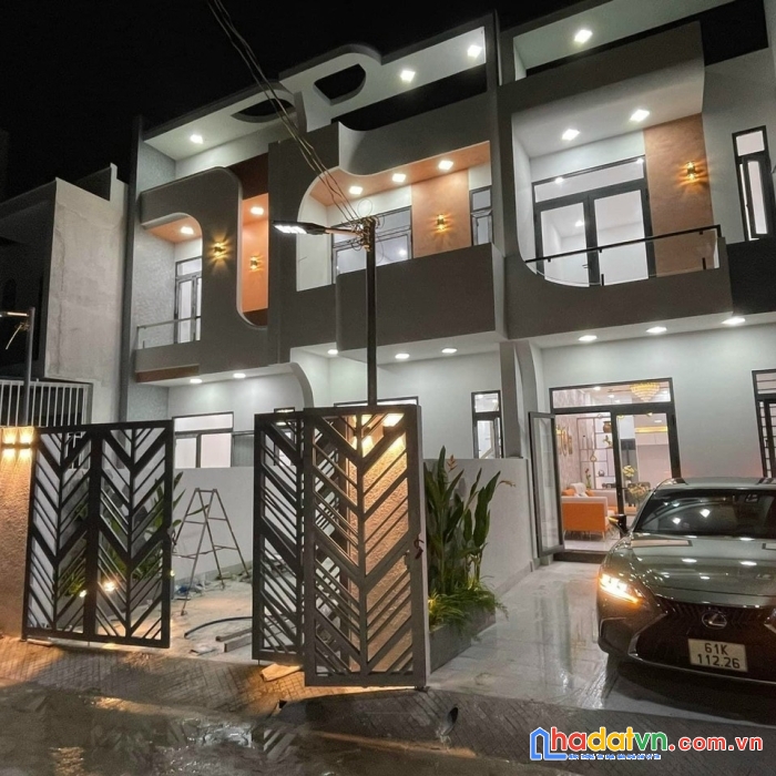 Bán nhà hẻm dx51, cách phạm ngọc thạch 50m, phú mỹ. đường bê tông 5,5m.
