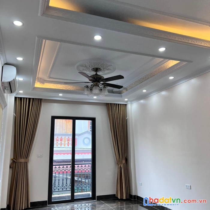 Nhà mới – hiện đại - 68 – 79 - nguyễn văn linh ( thạch bàn) 50m2- 5tầng -  nhỉnh 5 tỷ. long biên