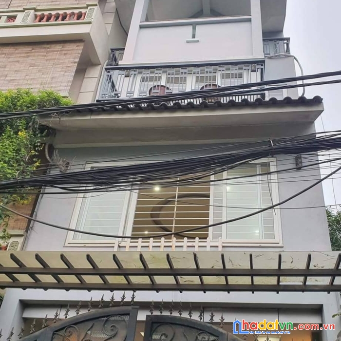 Bán gấp nhà thạch bàn-long biên 56,8 m2 x2,5 tầng giá 2,9 tỉ .

 oto đỗ cách nhà 10m-