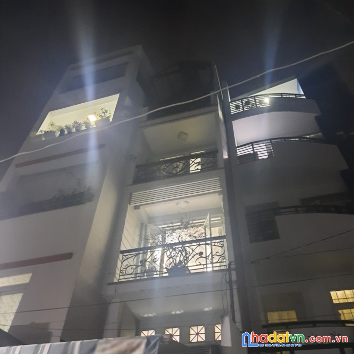 Gấp bán giảm 200 triệu nhà hxh c10 q3 - 5 tầng, chỉ 7 tỷ 4