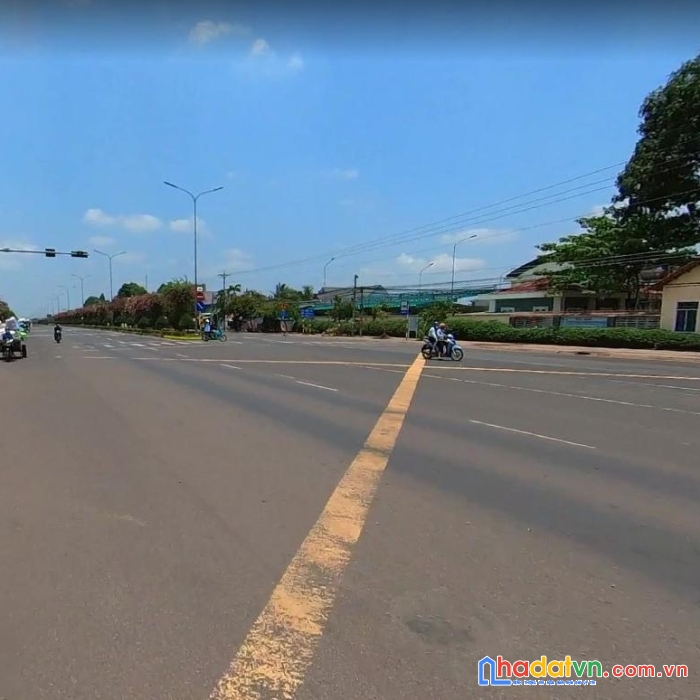 Em cần bán gấp lô đất liền kề trường tiểu học tiến thành ngay trung tâm thị xã đồng xoài