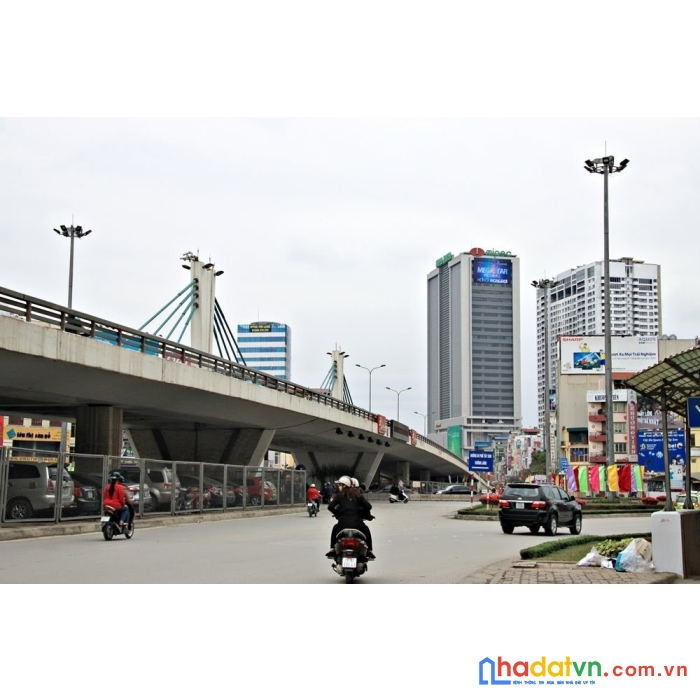 Bán nhà ngã tư sở, dt 86m, 5t, mt 5.2m, gara ô tô, kinh doanh, giá 9.6 tỷ