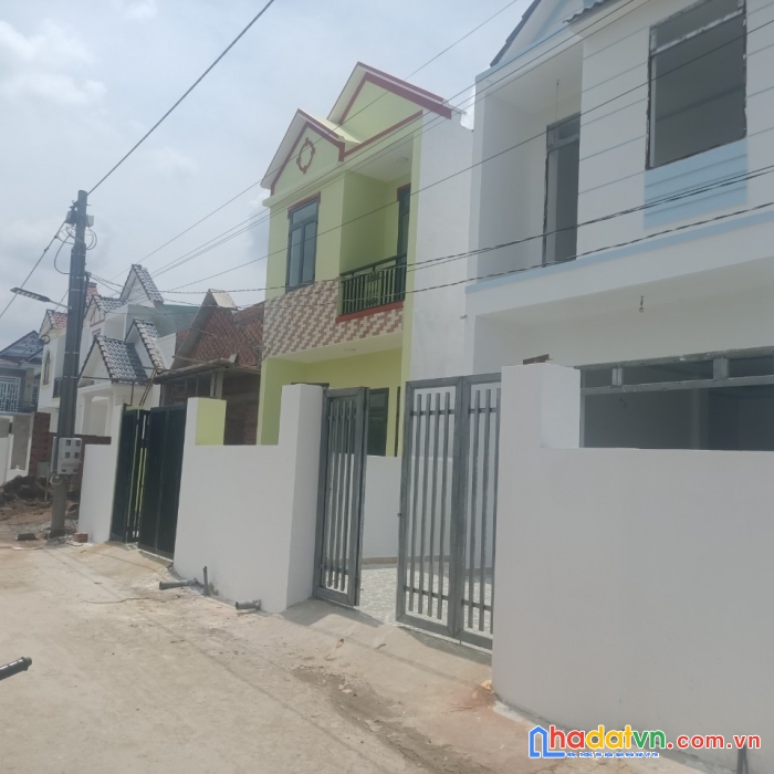 Bán nhà vĩnh cửu giá công nhân ngân hàng hổ trợ