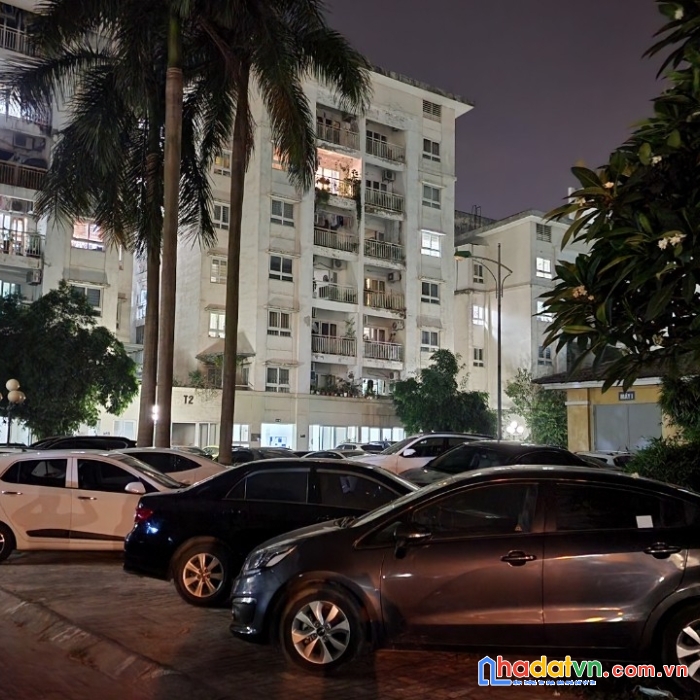 Chuyển nhà bán gấp 2 tỷ, 100 m2  ch chung cư - t1- ct18  happy house garden- đô thị việt hưng