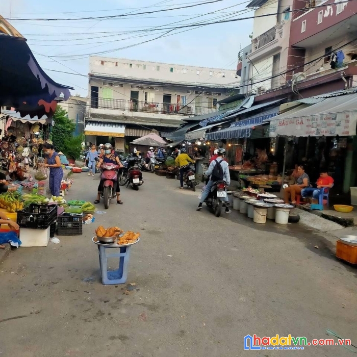 Bán nhà mặt tiền c4, đường d11, 100m2 chỉ 9.2 tỷ,thuộc khu vip tây thạnh, dòng tiền cho thuê 14tr