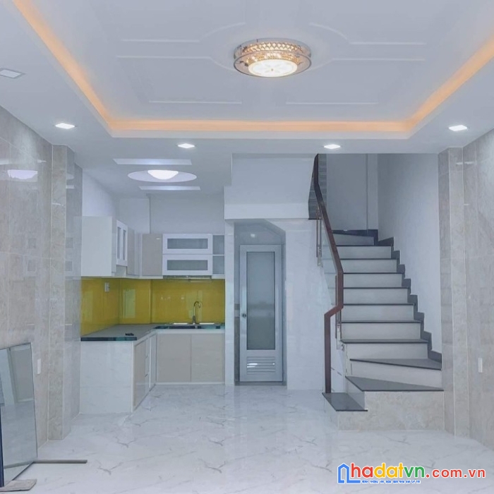 Bán nhà lý thánh tông tân phú gần 40m2 3 tầng btct nhỉnh 4 tỷ