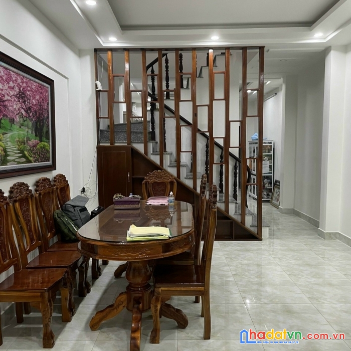 Cần bán nhà mặt tiền đường ngô quyền phường 6 tp đà lạt giá 7,5 tỷ