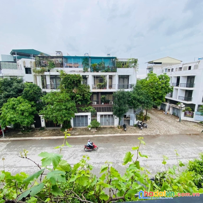 Bán nhà liền kề kđt ao sào 0909858789