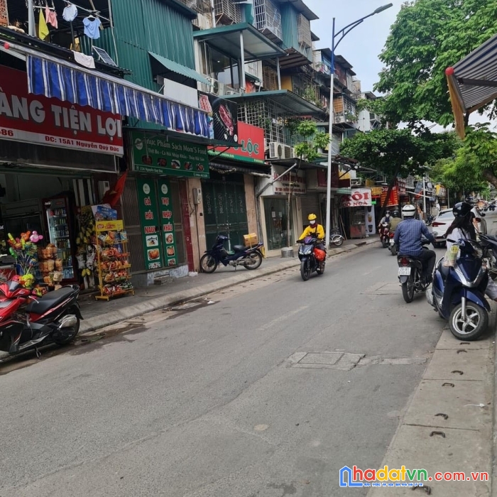 Nhà mới ở ngay – 2 thoáng trước sau – ngõ nông thông rộng – ô tô đỗ cửa – gần phố.