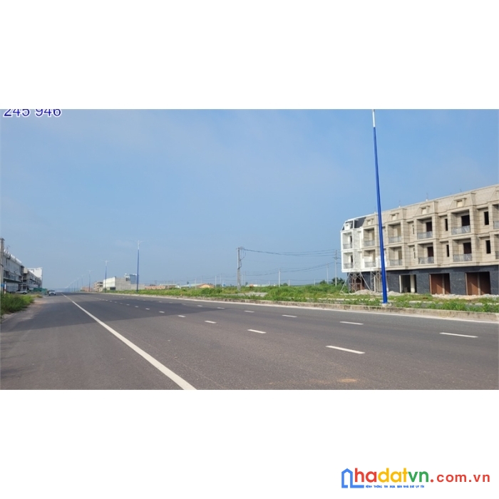 Đất đẹp , mặt tiền rộng sát chợ , sát công viên , nằm ngay lõi trung tâm hành chính chơn thành