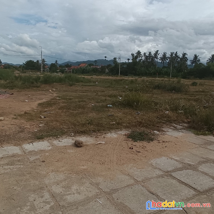 Bán 200m2 thổ sẵn sổ giá 15,5tr/m2 trung tâm thị xã đông hoà - phú yên 