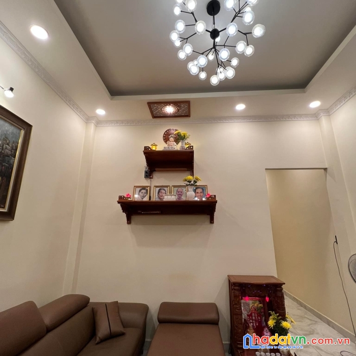 4 tỷ nhà đẹp ở ngay - 64m2  - xe hơi vào nhà.