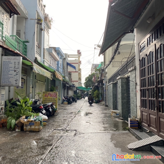 Cưc hiếm nhỉnh 2 tỷ sở hữu nhà hẻm 4m, lê trọng tấn, 39 m2, 2 tầng