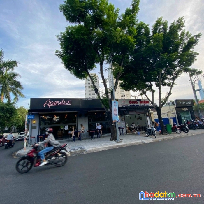 Bán mt xuân thuỷ . thảo điền . q2 . tp thủ đức . 

dt : 1.128.9 m2 
- giá : 388 tỷ
