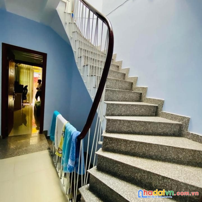 Chủ gửi nhà mặt tiền đỗ tấn phong- phường 9- phú nhuận