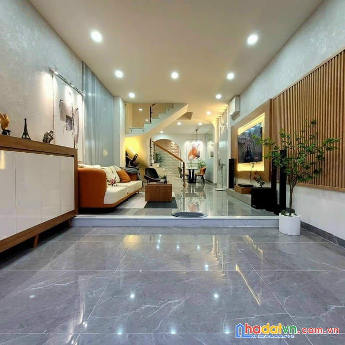 Y tá bệnh viện 115 về hưu bán nhà đường nguyễn trãi, quận 5, dt 68 m2, giá chỉ 3 tỷ 600