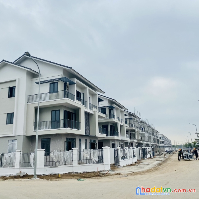 Đầu tư vét đáy thị trường nhà phố 3 tầng kđt centa riverside từ sơn