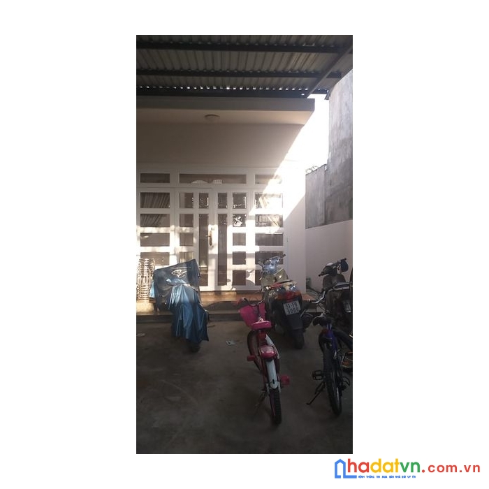 Bán nhà gấp nở hậu, xh 88m2 chỉ 3 tỷ 200 huỳnh thị mại tân hiệp hóc môn  
mô tả: