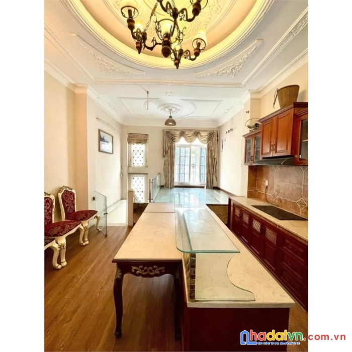 Mt 4 tầng nguyễn văn đậu, 172m2 (4.6m x 13m), 5pn, 5wc giá chưa tới 200tr/m2