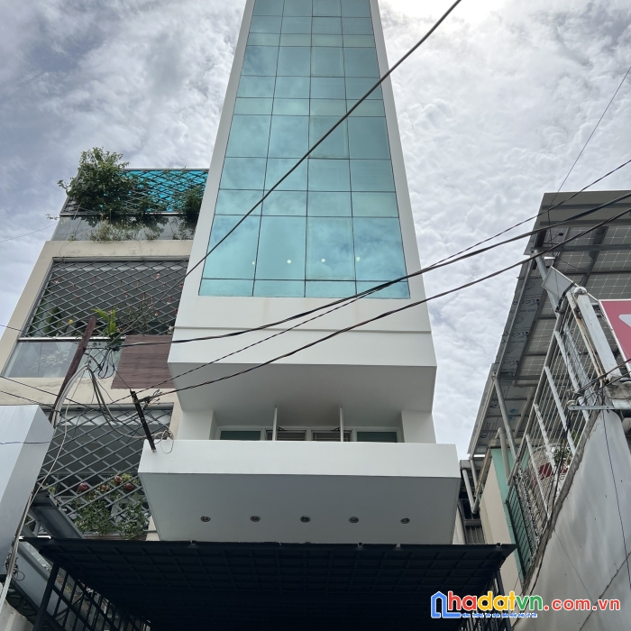 Cần cho thuê nhà mặt tiền nguyên căn đường trần văn đang, p.11, quận 3