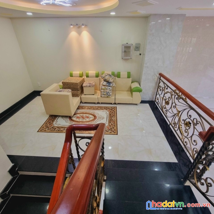 Nhà 2 tầng đẹp, phú nhuận, 5 x 16m, 9.5 tỷ bớt, hoàng văn thụ
