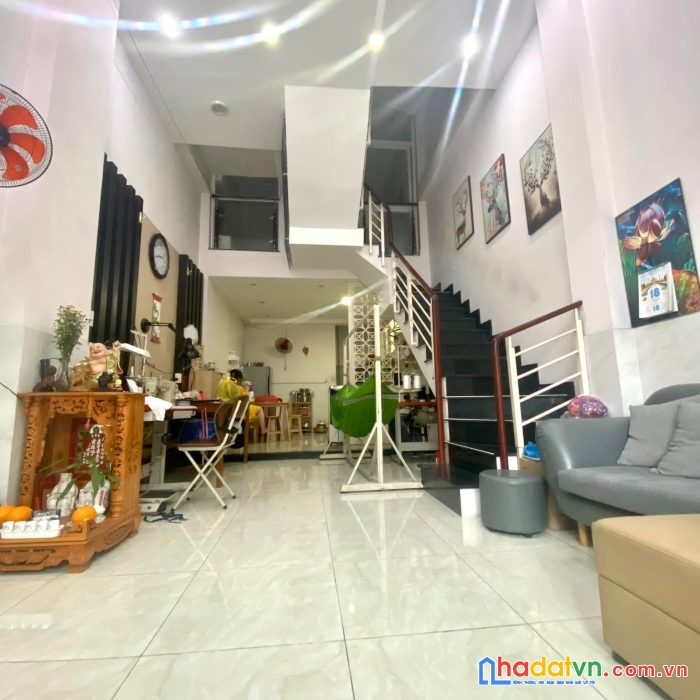 Giảm sốc 1 tỷ, nhà hxh đường hồng lạc, tân bình 68m2 giá chỉ 5,3 tỷ