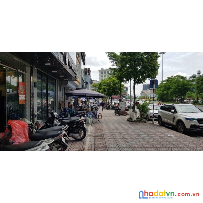 Vị trí đẹp, 2 mặt phố – kd – vỉa hè rộng – trung tâm