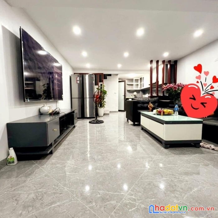 Bán gấp nhà đẹp ngọc thụy 40m2 chỉ hơn 3 tỷ- gần công viên - tặng full nội thất - mặt tiền rộng,