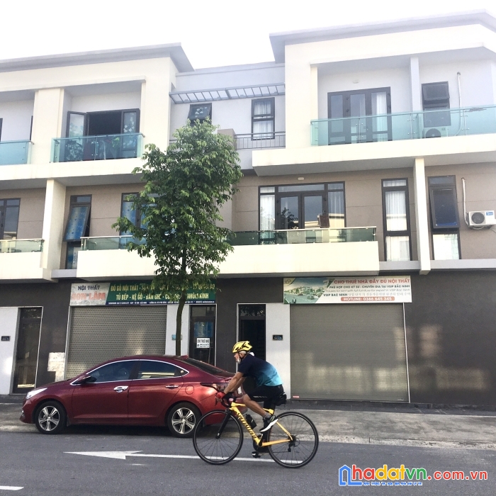 Cần bán nhà mặt phố đi bộ 26m2