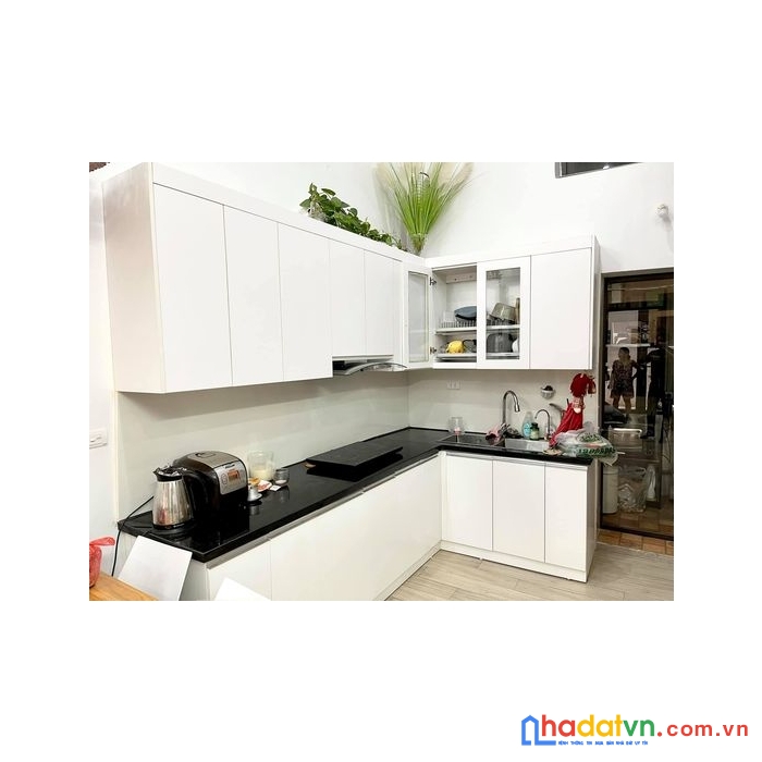 Hiếm - cấn bán gấp nhà đường ngọc lâm - tặng nhà 3 tầng - giá rẻ - nhỉnh 2 tỷ - e. bình 0865642258