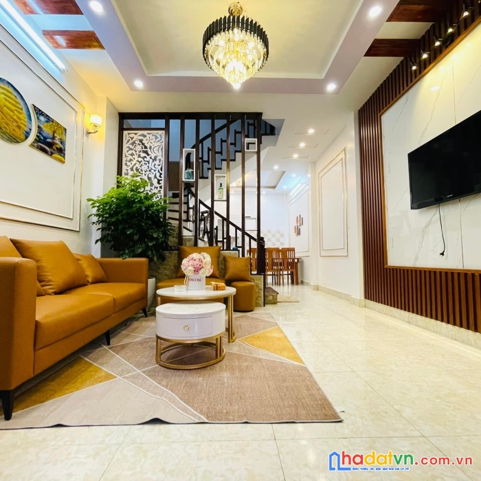 Bán nhà 165 cầu giấy , lô góc, ô tô 15m , 5.4 tỷ
