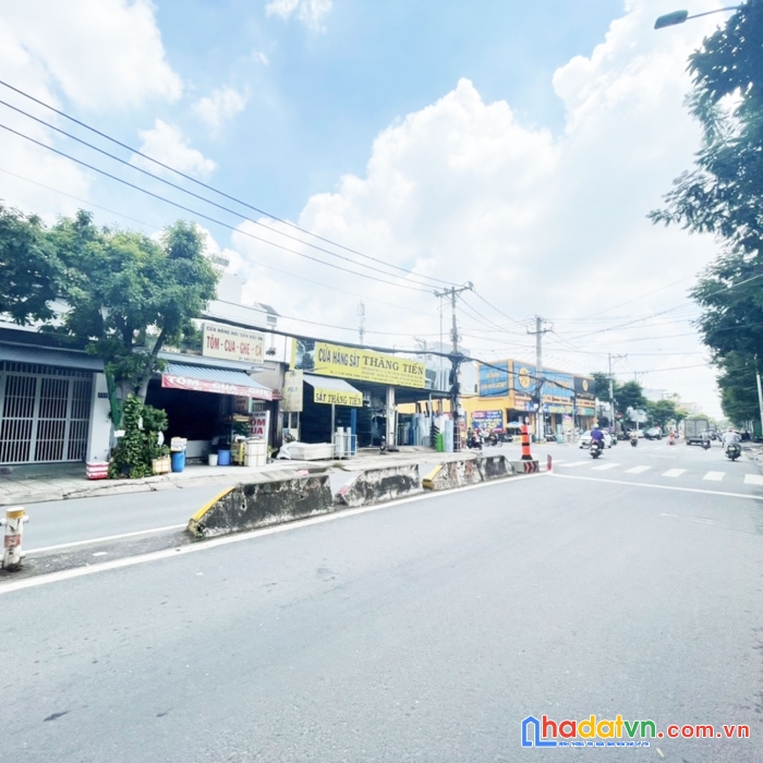 Q12.253. mtkd đa ngành nghề, gần cvpm quang trung, dt.130m2, nhỉnh 13 tỷ.