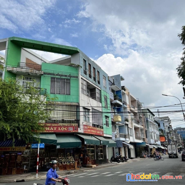 Bán nhà đẹp 3 lầu 260m2, mặt tiền kinh doanh, trung tâm chợ biên hòa, giá chỉ 10.9 tỷ