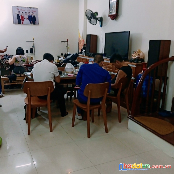 Bán nhà thụy khuê, tây hồ 40m, 5t, 7,5mmt, lô góc, ở luôn. giá chỉ 3,8 tỷ.