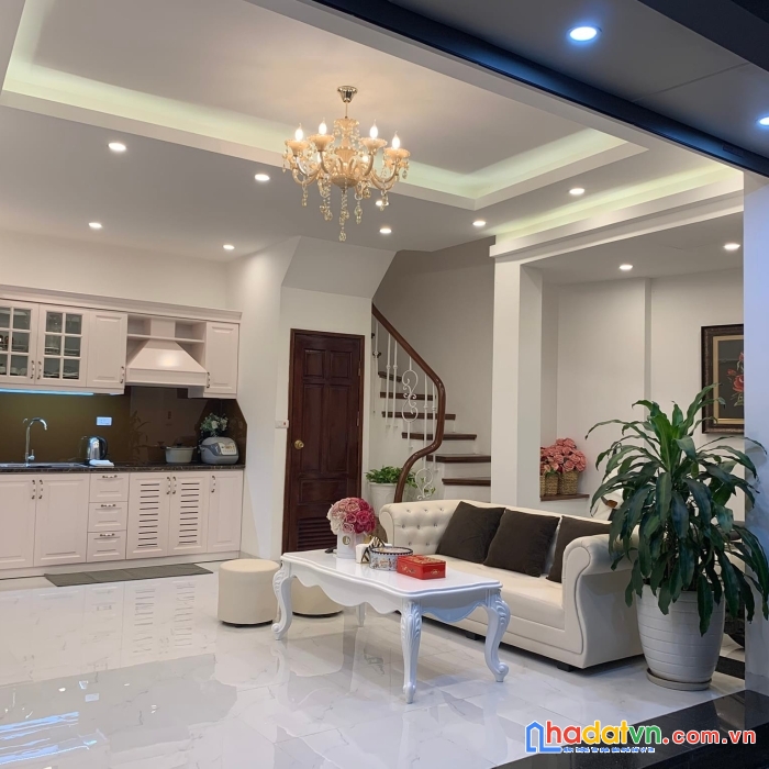 Nhà đẹp như khách sạn – nội thất đẹp long lanh – ngõ vào nhà thoáng rộng - ở ngay.